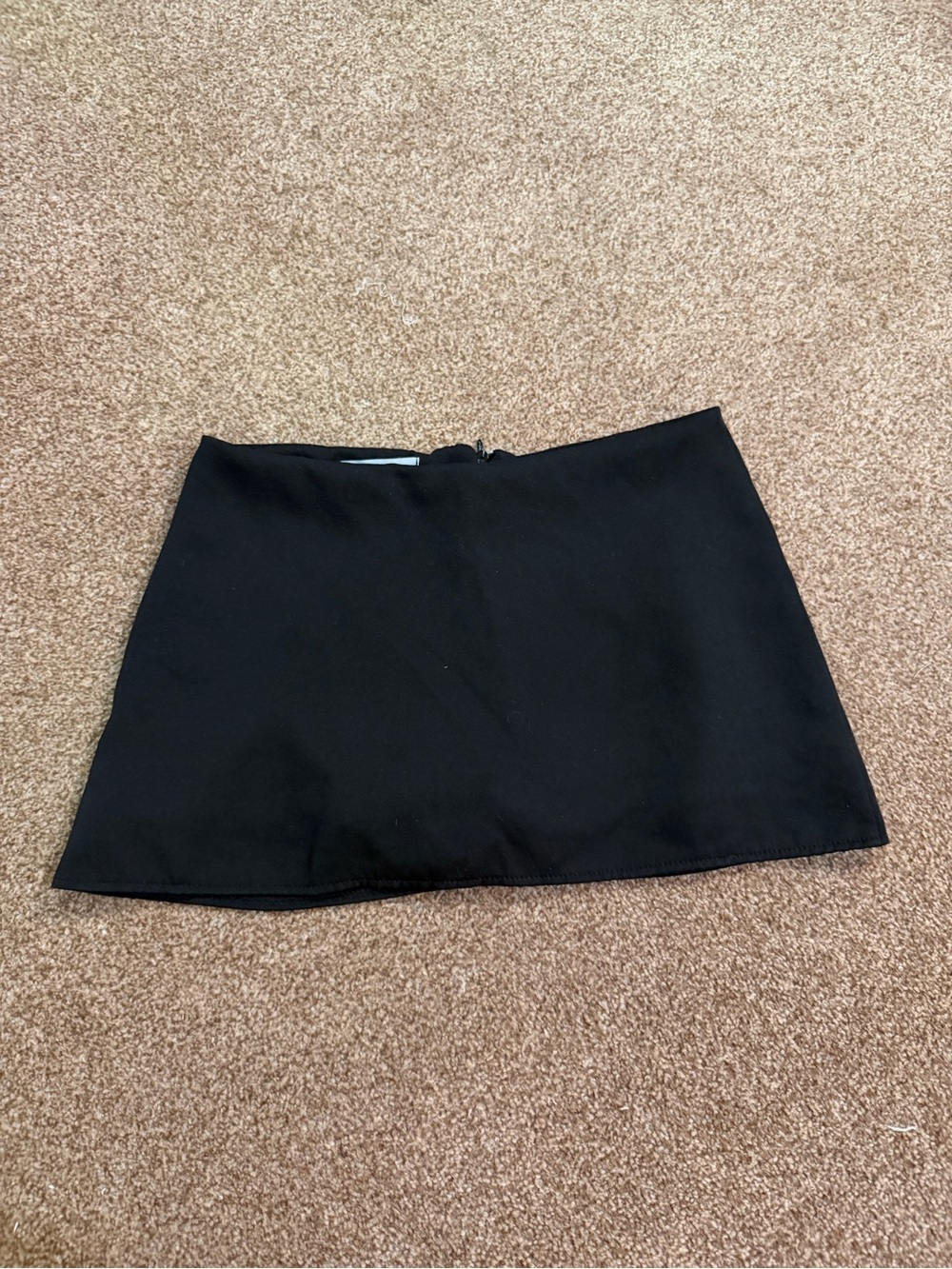 Classic Black Women's Mini Skirt - Sleek Everyday Style